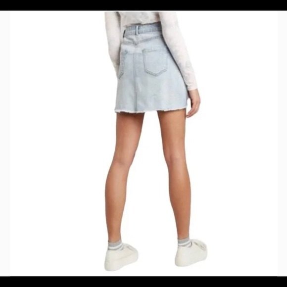 NWT Wild Fable High Rise Distressed Frayed Hem Denim Mini Skirt Size 8 - Picture 3 of 9